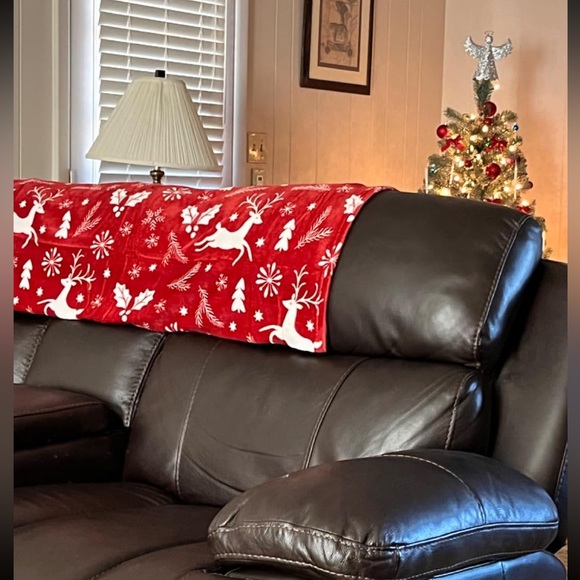 Elegant Comfort Super Soft Reindeer Print Fleece Blanket - Picture 11 of 16